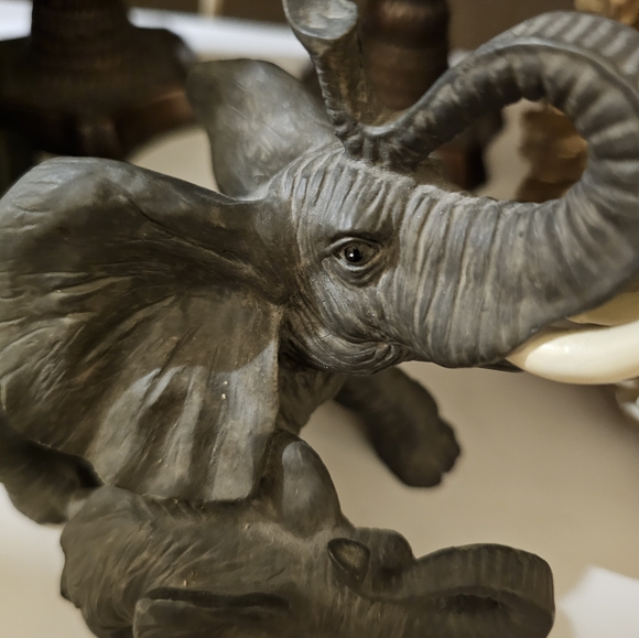 Gray Mother And Baby Elephant - Picture 5 of 6